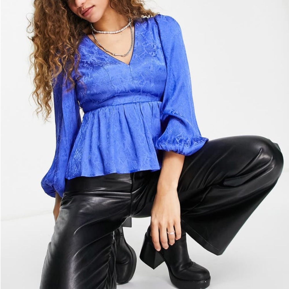 TOPSHOP Jacquard Peplum Blouse in Mid Blue Size 6 (fits like 2-4)